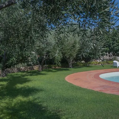 Beautiful Il Giardino Degli Oleandri One Bedroom Premium Sleeps 4 * Liscia di Vacca