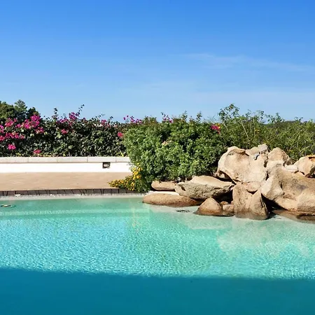 Beautiful Il Giardino Degli Oleandri One Bedroom Premium Sleeps 4 شقة *